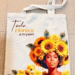 Bolsa de lienzo de Oshún de Ashekuba sobre la cama