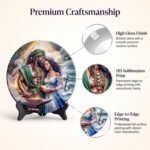 Detalles del plato decorativo de Ogún y Yemayá: cerámica de alto brillo, colores de borde a borde e incluye atril