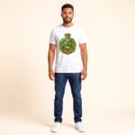 Camiseta de Ifá color blanco, emblema IFÁ con corona, elefante dorado, cauris y collares verde y amarillo