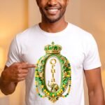 Camiseta de Orula color blanco, diseño Orula con corona, collares verde y amarillo y elefante dorado
