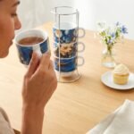 Set de 4 tazas de café apilables de Yemayá con base metálica