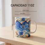Taza de Yemayá con olas en relieve, anclas y caracoles en azul y dorado