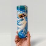 Termo de Yemayá de 20 oz con diseño de Yemayá entre las olas del mar